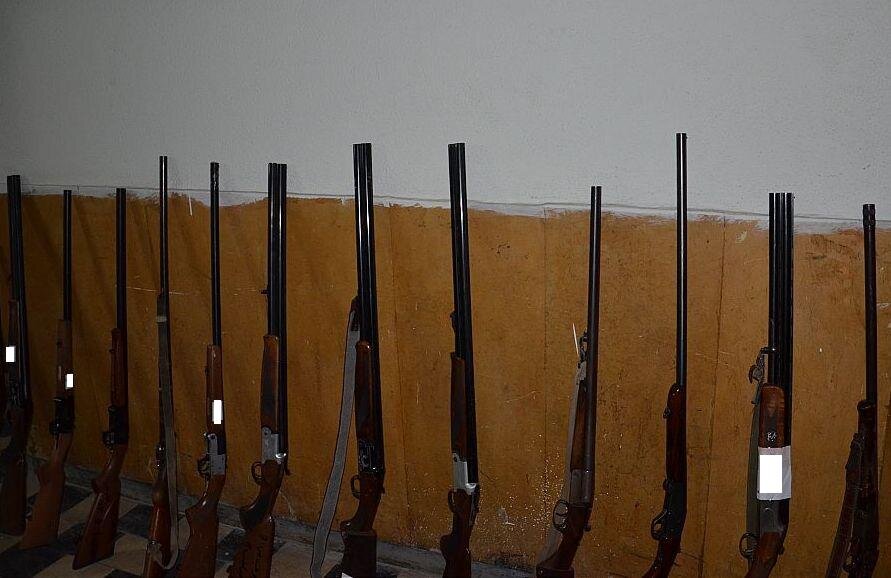 فرمانده انتظامی گیلان از کشف ۱۲ قبضه اسلحه شکاری غیرمجاز در شهرستان تالش خبر داد