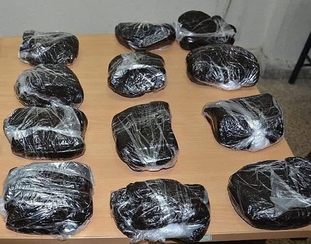 کشف بیش از ۱۶ کیلو مواد مخدر در منزل یک قاچاقچی در تالش