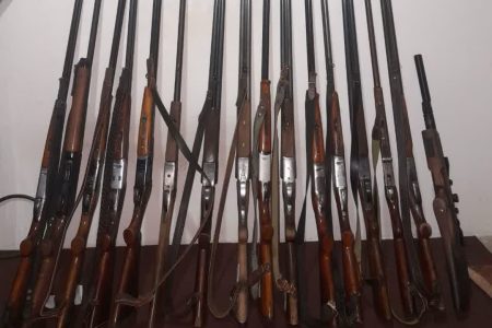 کشف و ضبط ۲۲ قبضه سلاح شکاری مجاز و غیر مجاز در شهرستان مرزی آستارا