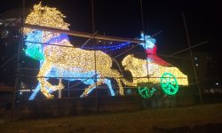 تندیس رستم کلاه چرمینه بازسازی شد