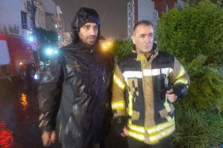 نمره مثبت به رحیم شوقی؛ حضور شهردار رشت در کنار نیروهای آتش‌نشانی به جای کارزار انتخاباتی 