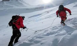 پشت به هشدارها؛ پیش به سوی مرگ/ ورودی‌های کوهستان را هم ببندیم از راه‌‌های فرعی صعود می‌کنند