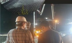 مشاور عالی خود را شبانه به پل بیست متری رساند تا از عکس جا نماند