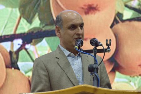 باید سود صادرات مستقیماً به تولیدکننده و باغدار برسد، نه افراد فاقد نقش در تولید.