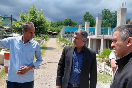 بازدید فرماندار تالش از واحد پرورش ماهیان خاویاری روستای بوراسرای خطبه‌سرا برای بررسی و رفع مشکلات