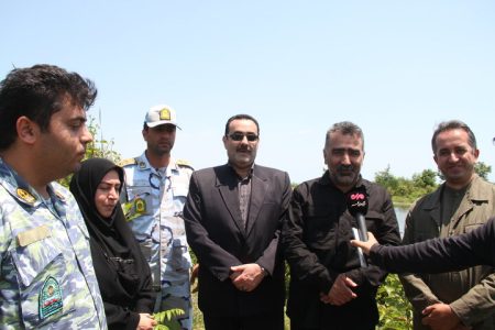 رهاسازی ۱.۲ میلیون بچه‌ماهی سفید در رودخانه چلوند آستارا برای احیای ذخایر خزر