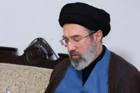 دفتر رهبر انقلاب: ادعای واکنش رهبری به نامه رئیس‌جمهور کذب است