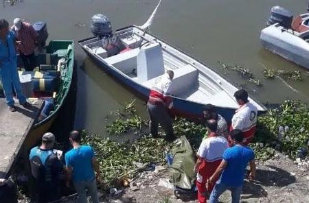 حادثه مرگبار در تالاب انزلی؛ برخورد قایق با پل جان ۲ نفر را گرفت