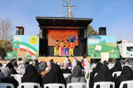 چهار مرکز سیار کانون، کتاب و برنامه‌های فرهنگی را به روستاهای گیلان می‌برند