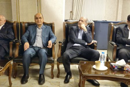 توقف پزشکیان در فرودگاه رشت؛ تشریح ظرفیت‌های گیلان برای تأمین کالاهای اساسی