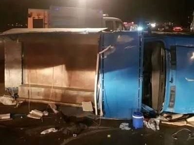 واژگونی وانت نیسان در جاده رشت–لاهیجان؛ راننده جان باخت