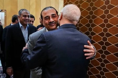 ادعای الاخبار لبنان: عاصم منیر در سفر به تهران حامل «آخرین هشدار» کاخ سفید بود