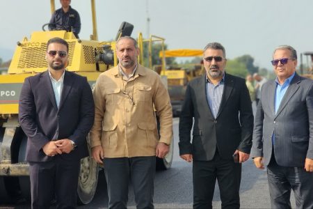 عملیات آسفالت جاده مرزی ۱۴۰۰ متری آستارا در حال اجراست